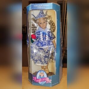 TARGET ~ DOLLS OF ALL NATIONS 1995 - HOLLAND ~ NRFB